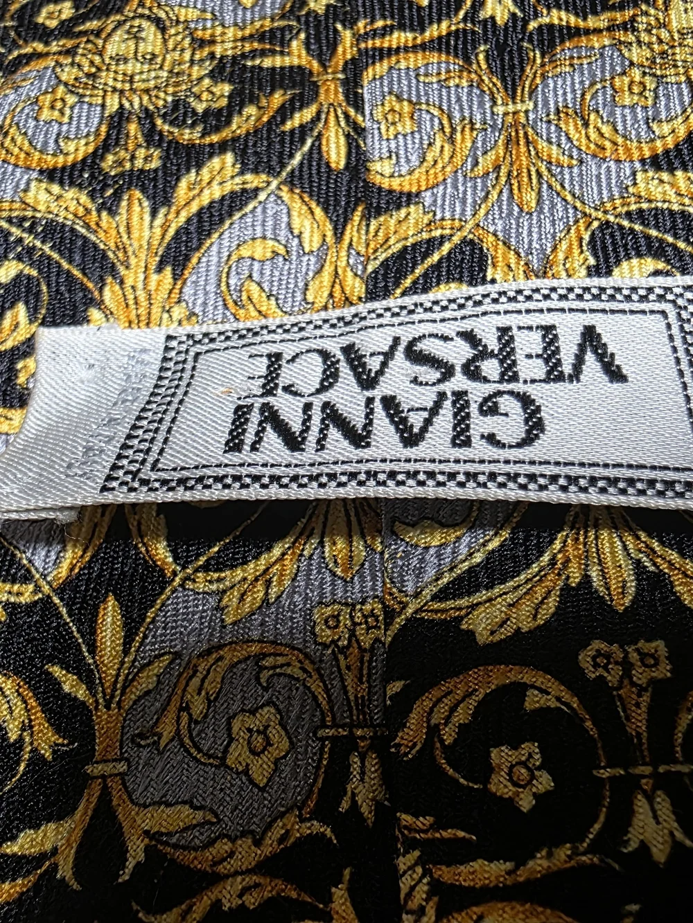 Vintage Gianni Versace 100% Silk Tie Medusa Baroque Black Gold Gray Italy